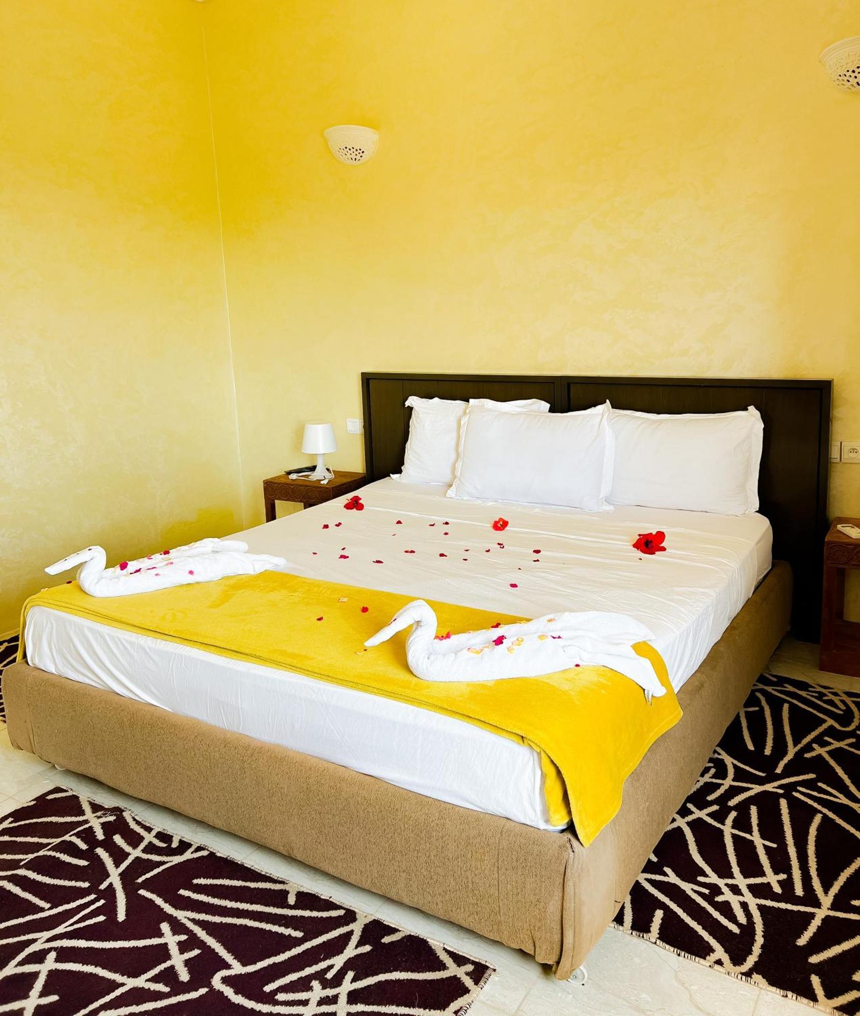 Guest House Qodwa Sidi Abdallah Ghiat Екстериор снимка