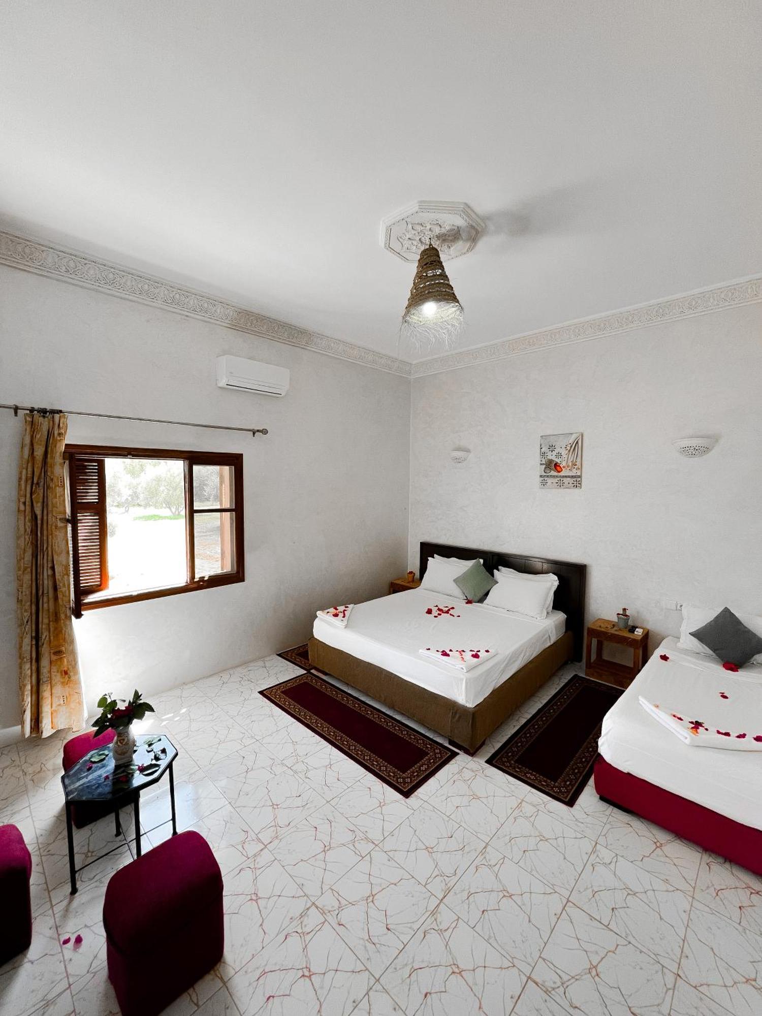 Guest House Qodwa Sidi Abdallah Ghiat Екстериор снимка