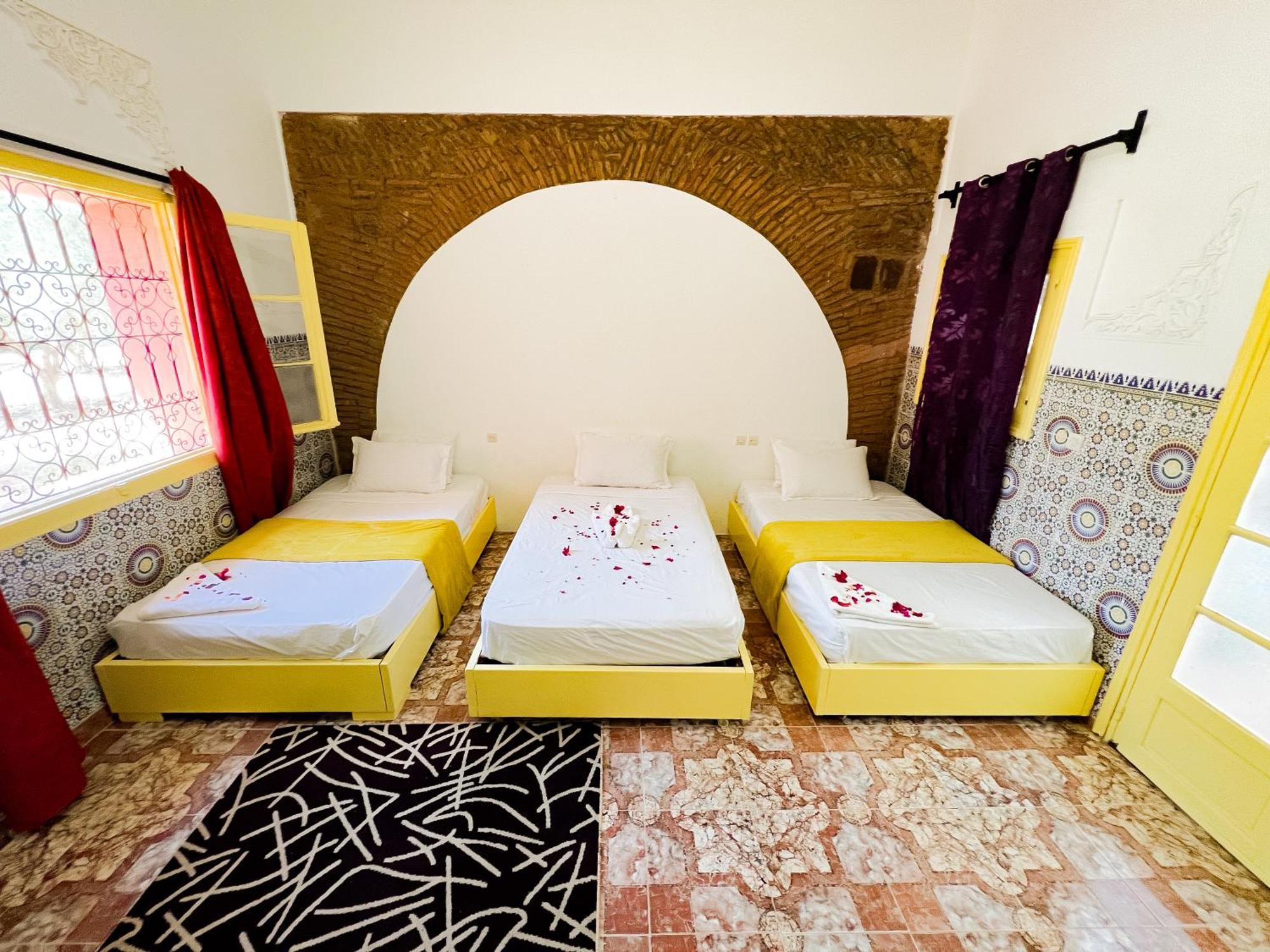 Guest House Qodwa Sidi Abdallah Ghiat Екстериор снимка